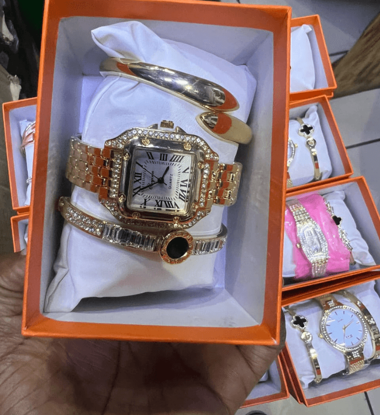 Valentine's Gift Set - 4 Pieces - Perfect for Your Loved One 4