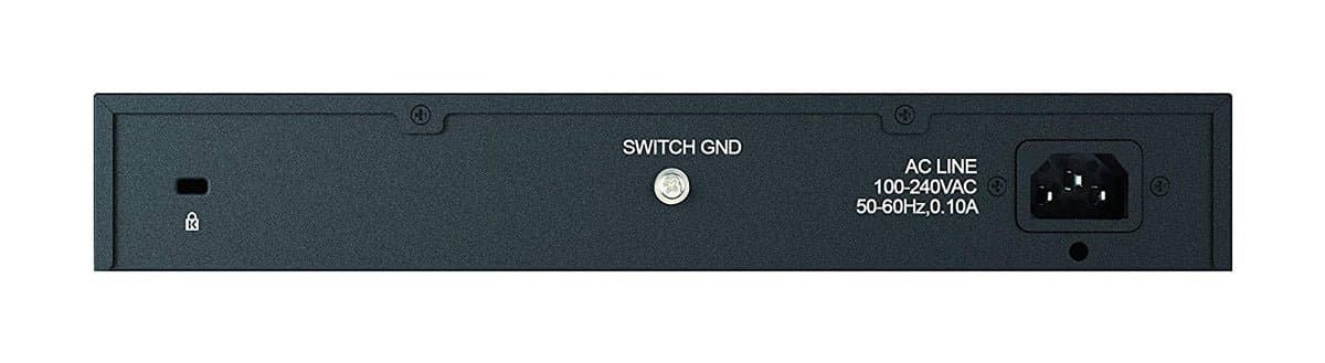D-Link 24-Port 10/100 Unmanaged Desktop or Rackmount Switch (DES-1024D)