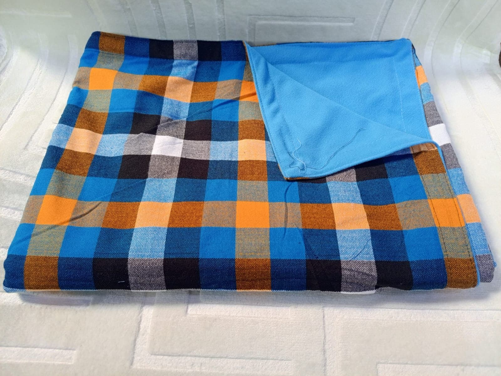 Maasai fleece blanket Thumbnail 4