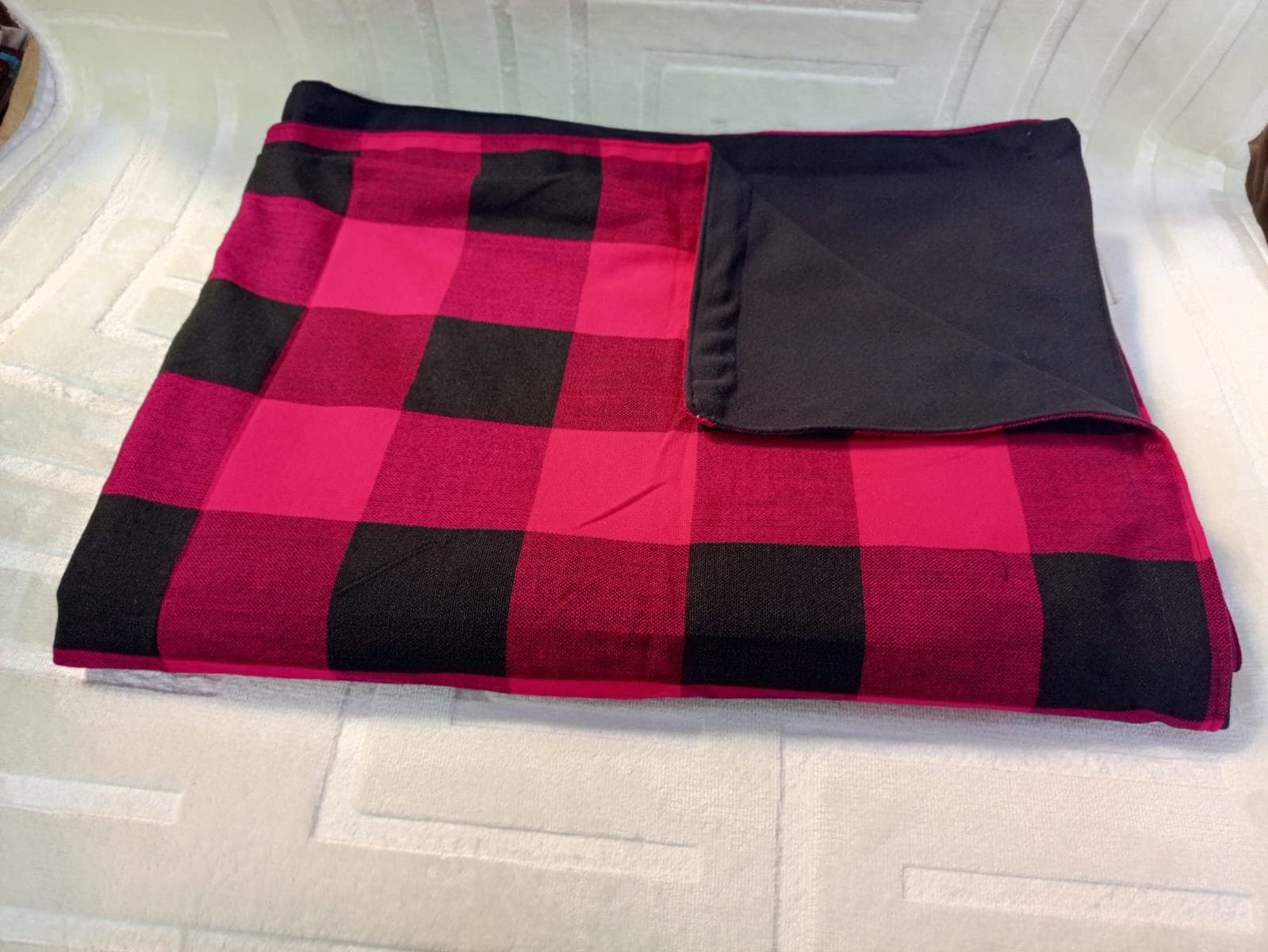 Maasai fleece blanket Thumbnail 6