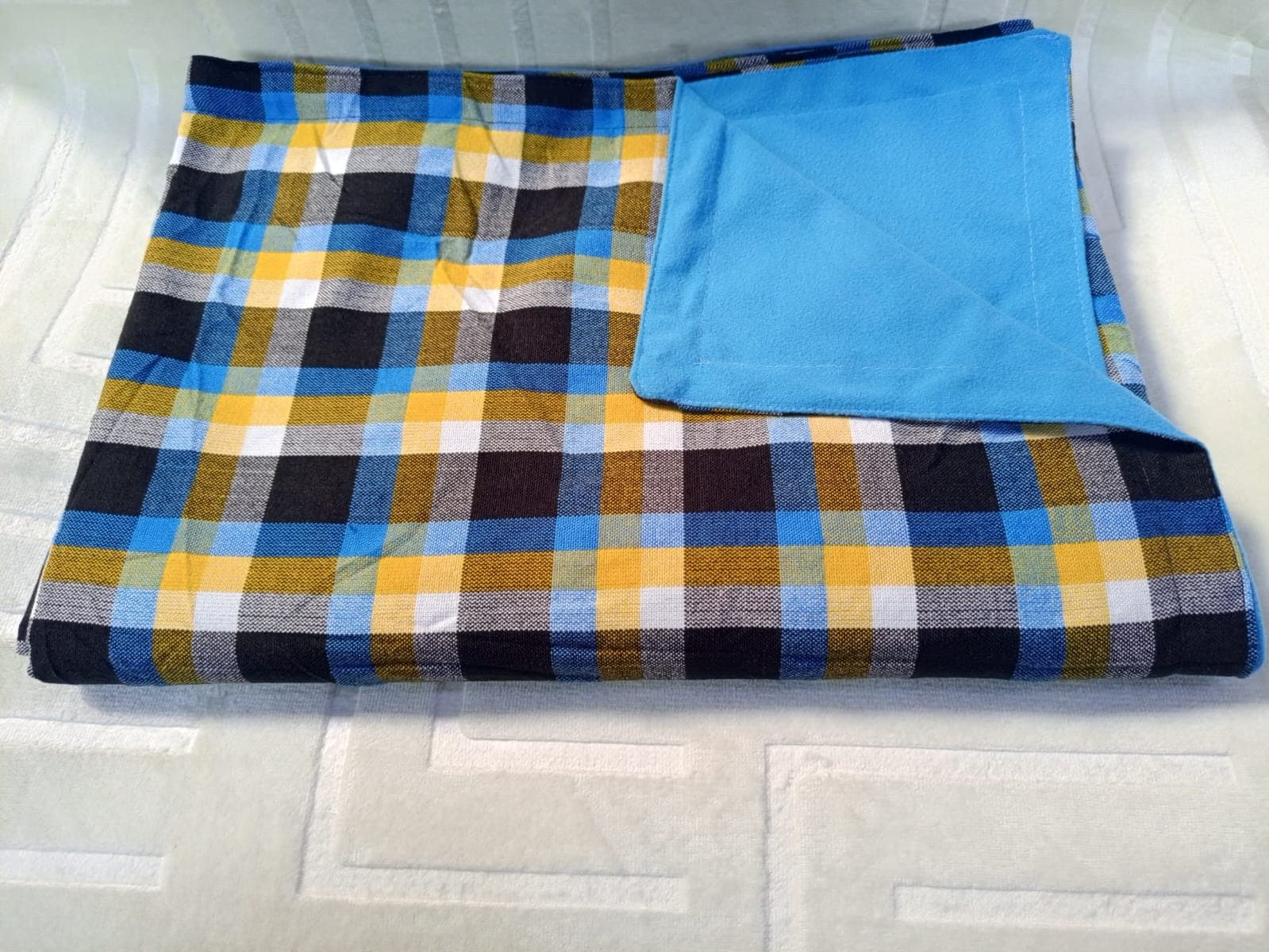 Maasai fleece blanket Thumbnail 2