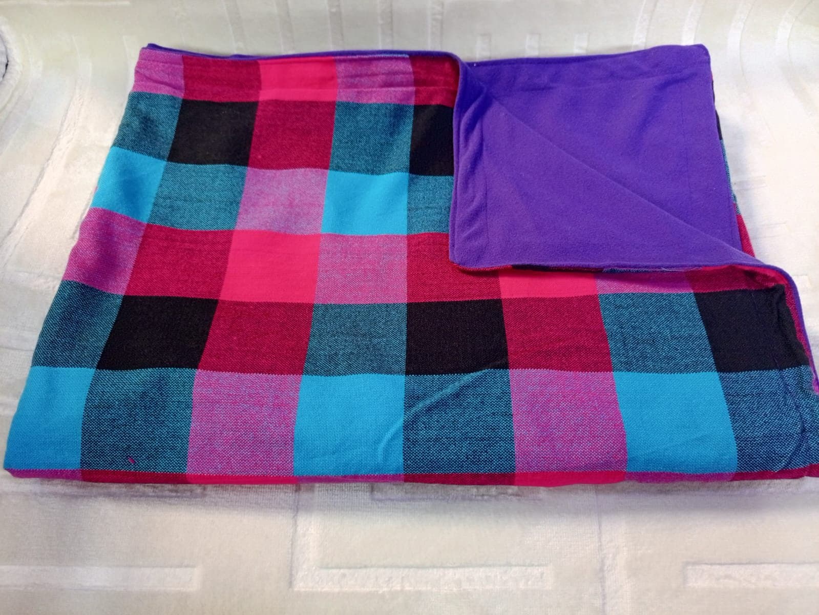Maasai fleece blanket. Thumbnail 7