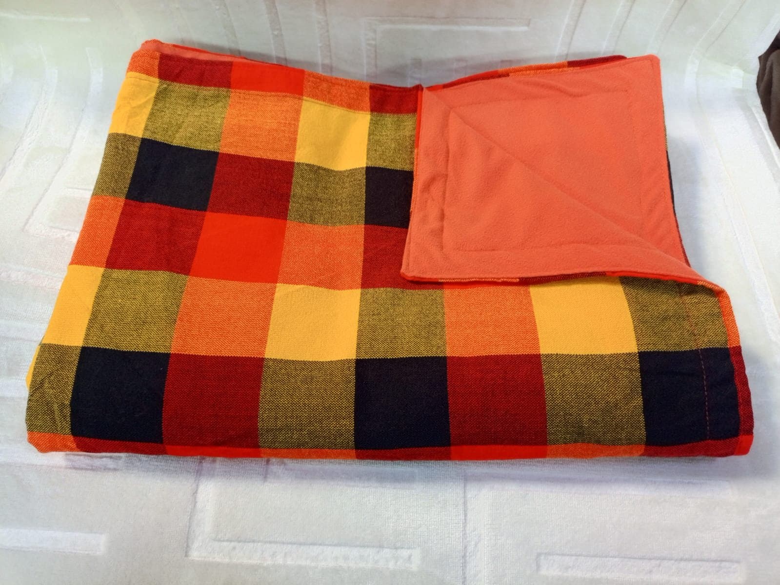 Maasai fleece blanket. Thumbnail 2