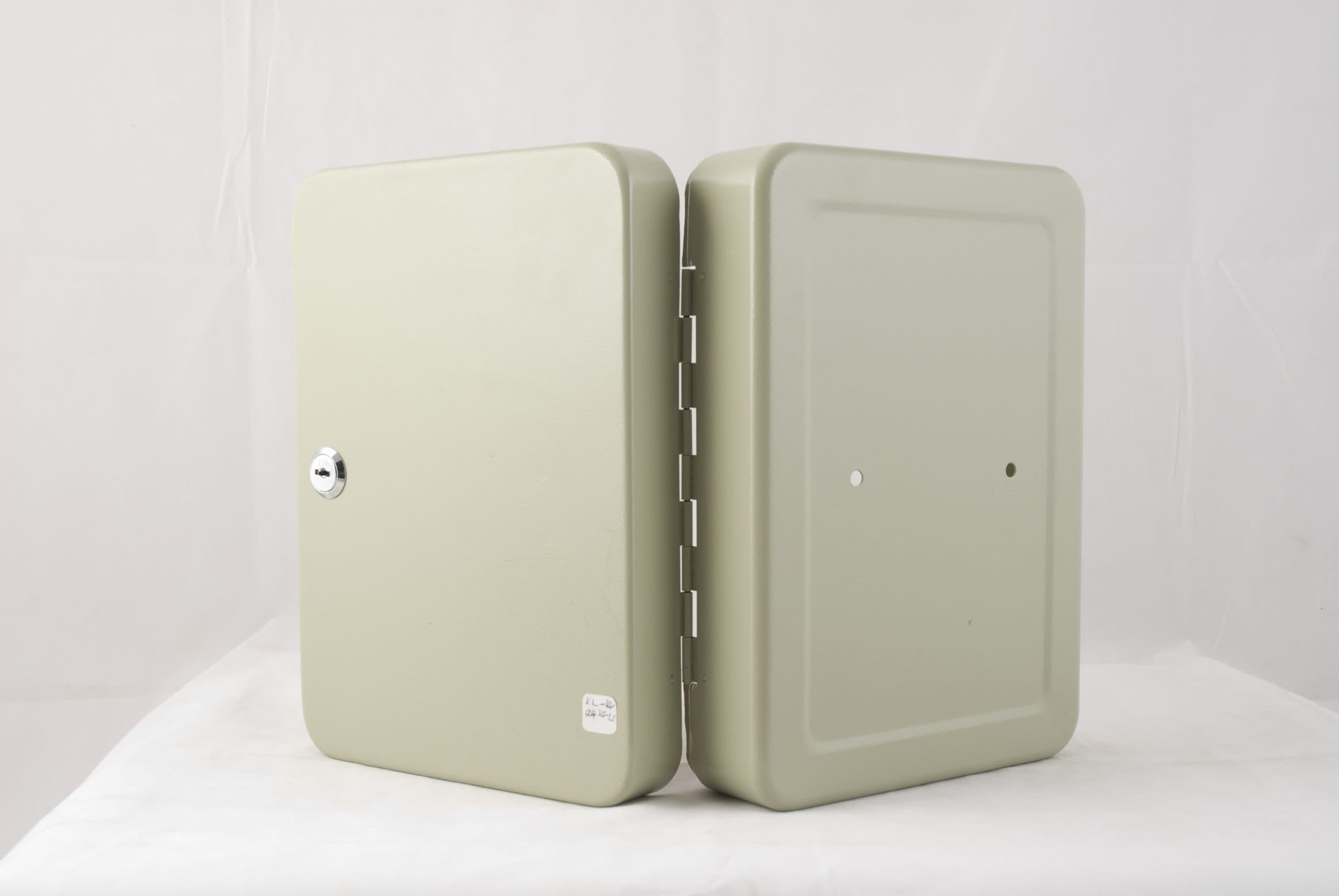 HF250C-24K – Key Cabinet 7Mm Steel Plate For 24 Keys With Tags 250*180*75 Thumbnail 2