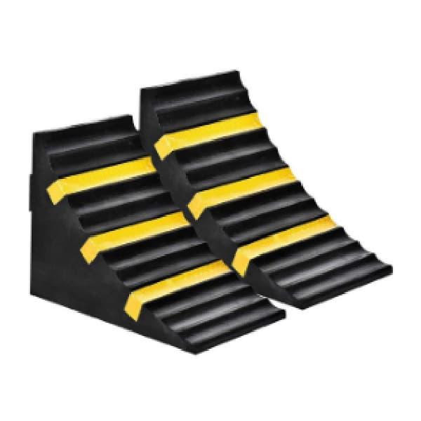 rubber-wheel-chock-for-bus-light-155245185mm-2-5kg-black-yellow