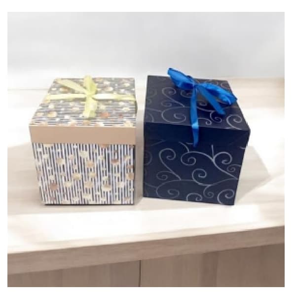 paper-gift-box-222222cm-2-designs